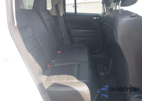 2015 Jeep Patriot Latitude z USA, uszkodzony, nr VIN 1C4NJPFAXFD429224